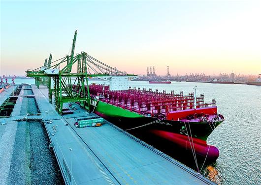 图文:中海环球轮首航天津港-天津港(600717)