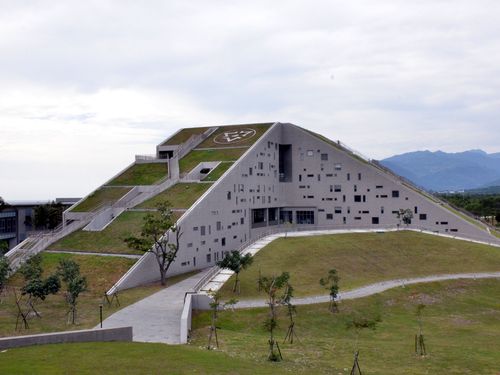 台东大学新建图书馆.取自台湾"中央社"