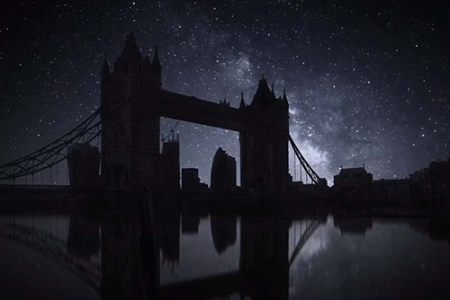 摄影师展现停电后的伦敦 黑色夜幕繁星璀璨