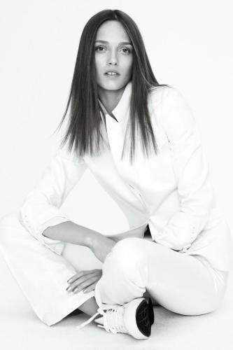phoebe philo 掀起复古白球鞋浪潮
