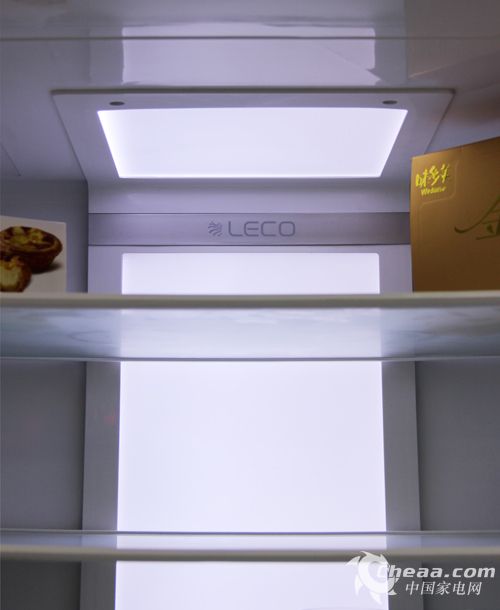 美菱BCD-537WIPB冰箱冷藏室细节