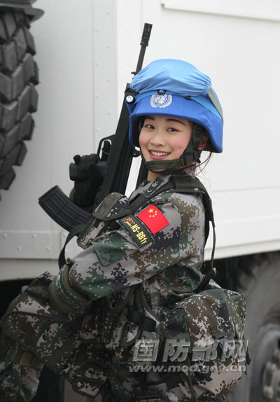 【组图】中国首批海外维和女兵亮相 副班长笑靥如花