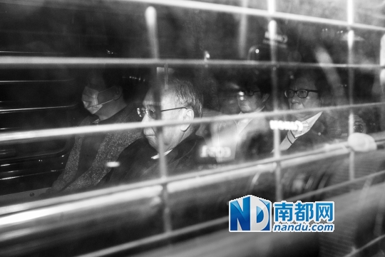 许仕仁案今判刑 香港众名流,市民为涉案者求情-搜狐新闻