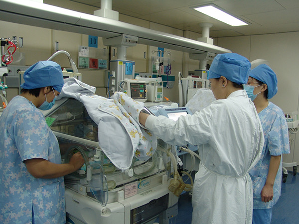 北京医生的一天:600克婴儿从这里新生