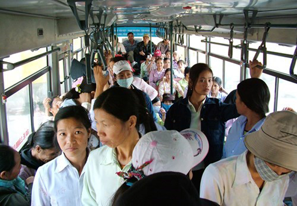 越南首都拟推女性专用公交防性侵(图)