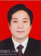 李建功,男,汉族,1956年7月出生,山西平陆县人,1971年1月参加工作,1979年4月加入中国共产党,硕士研究生学历(法学硕士)。