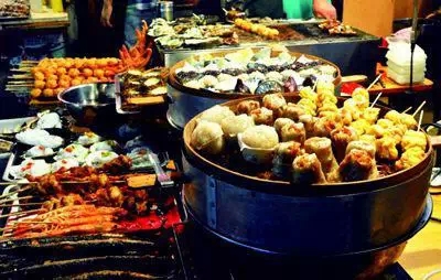 各地美食街雷同的小吃,这样真的好吗