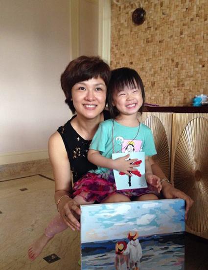 李小萌为女儿庆祝三岁生日