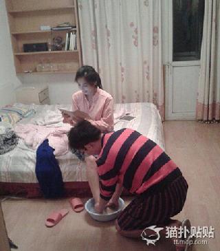 做个靠谱的老公就得为老婆洗脚