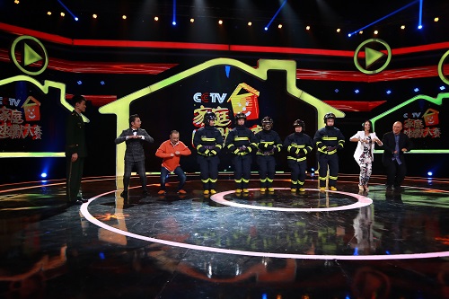 1月26日即将播出的《家庭幽默大赛》中,朱丹郑渊洁刘仪伟与大跳活塞舞