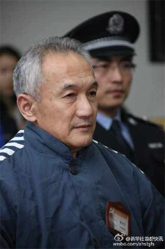在昨天的市政协小组讨论会上,赵静委员提到了现场旁听谢亚龙减刑案时带给她的触动。赵静说,她也看过很多反腐倡廉的片子,但都不如现场带来的震撼。