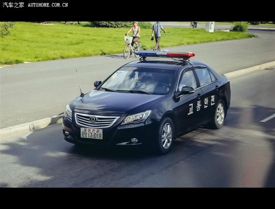 较新的警车也都是比亚迪。