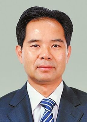 云南省公安厅长杨嘉武当选省政协副主席