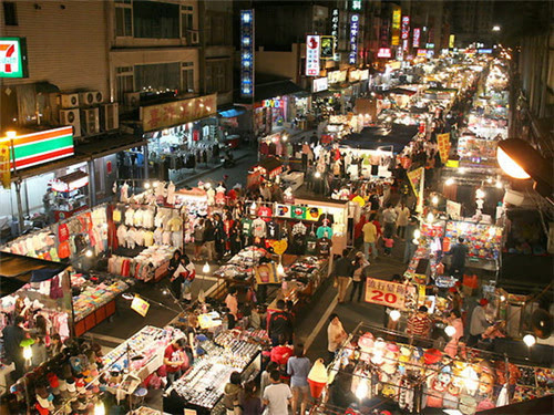 武汉夜市最火爆的夜市地摊小吃那里最热闹,武汉八大夜市你去过几个？(图1)