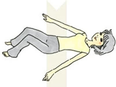 睡前5分钟减肥操 提高睡眠质量还瘦腿又瘦腰