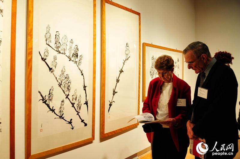 马里兰大学学院公园校区校长陆道逵在展览开幕式上致辞.