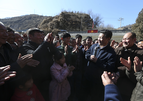 47年前，十五六岁的习近平，来到梁家河大队，开始了他艰苦却受益终生的插队岁月—住窑洞、睡土炕，忍耐跳蚤叮咬，与村民同吃同住，打坝挑粪、修公路、建沼气，在这里加入中国共产党，担任大队党支部书记……直到1975年秋天才离开这里，整整7年时间。
