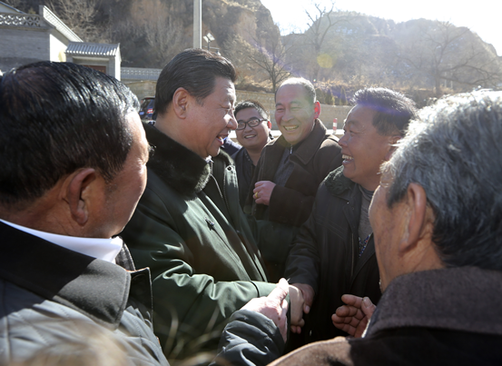 47年前，十五六岁的习近平，来到梁家河大队，开始了他艰苦却受益终生的插队岁月—住窑洞、睡土炕，忍耐跳蚤叮咬，与村民同吃同住，打坝挑粪、修公路、建沼气，在这里加入中国共产党，担任大队党支部书记……直到1975年秋天才离开这里，整整7年时间。