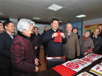 关于祖国的一幅剪纸画