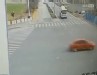 [汽车安全]惨烈车祸 小车被撞两人飞出车