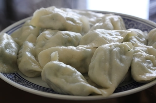 怎么调海鲜馅饺子_韩食好吃不过饺子“三鲜馅水饺”调馅小窍门