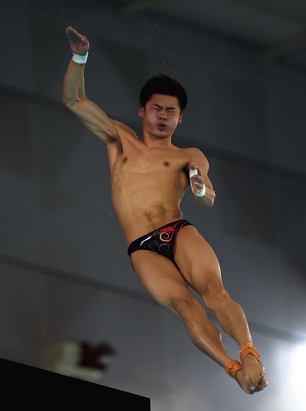 图文:2015全国跳水冠军赛 陈艾森打开