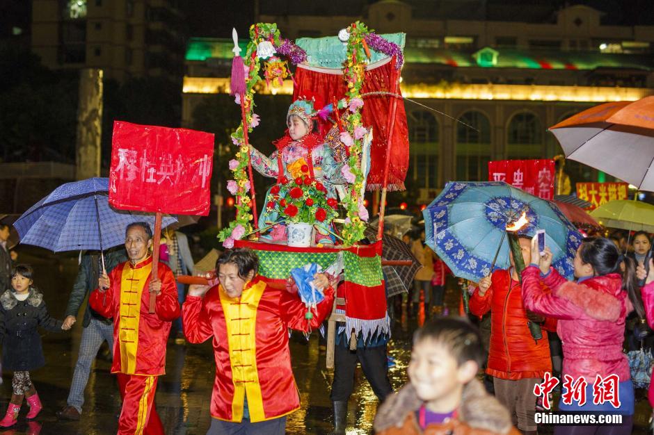 【组图】福州乡村民俗"游神"闹元宵(组图)