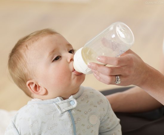 婴儿奶粉过敏症状 宝宝为什么会奶粉过敏