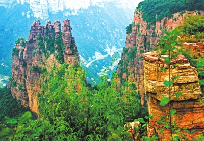 河南宝泉旅游度假区,地处南太行旅游风景带中段,云台山东邻,位于