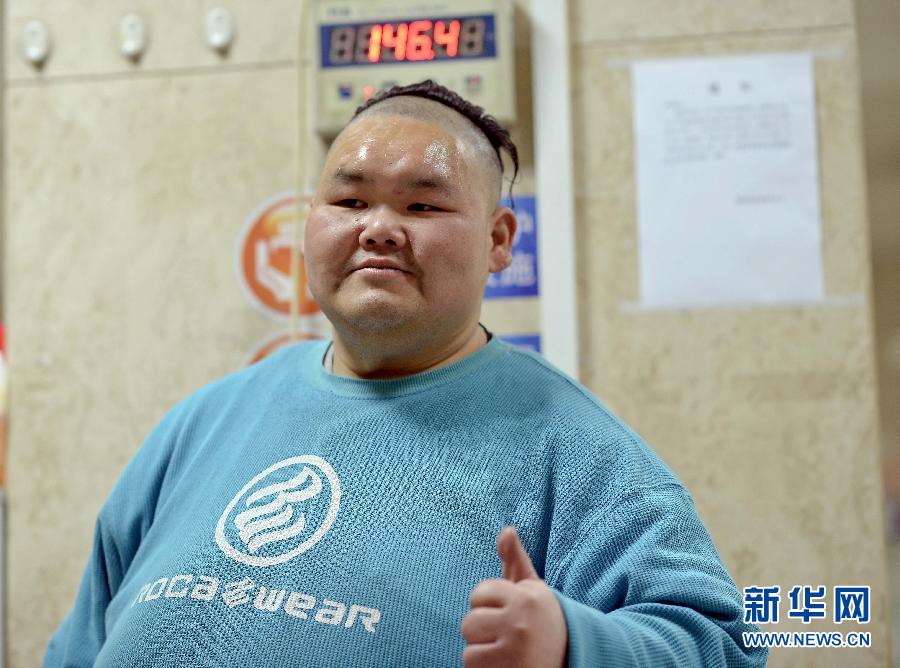 中国第一胖5年减重160斤(组图)