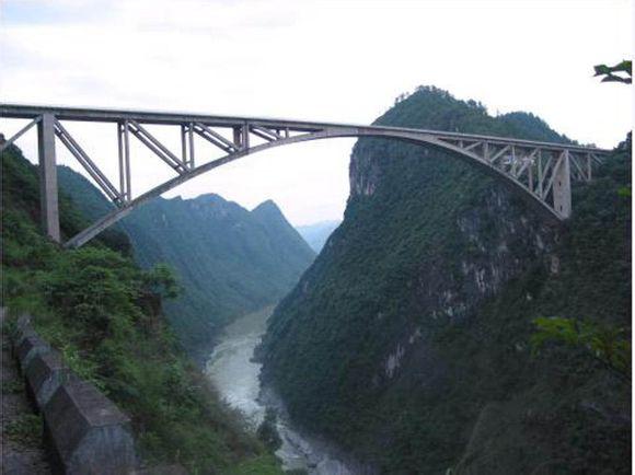 旅游 正文  江界河大桥,位于贵州省瓮安县江界河风景区,在瓮安县城以