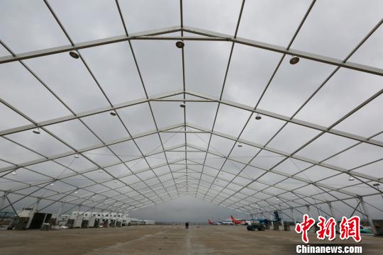 最大太阳能飞机抵南京将住帐篷 辟3万平展示