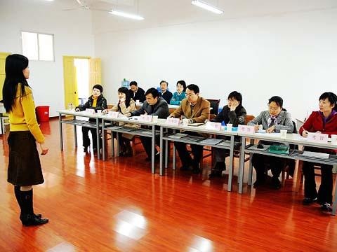广西南宁2015年中小学教师岗位计划招聘1353