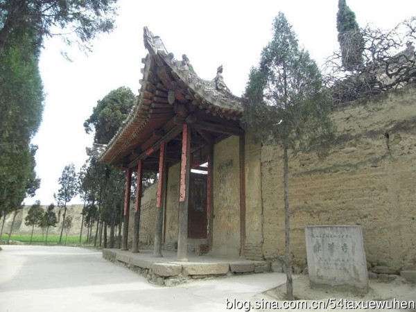 旅游 正文  东华寺位于武山县洛门镇大柳树村,是县级文物保护单位.
