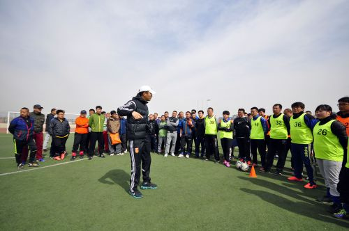 呼和浩特市校园足球教练员培训班开班
