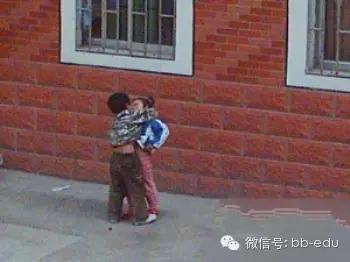 无知又无奈:据说这就是中国孩子性教育的可悲