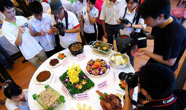 2015海南定安端午美食节美食开封王志图片