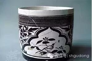 图35-望野博物馆藏褐黄跳刀纹筒式罐(当阳峪窑)