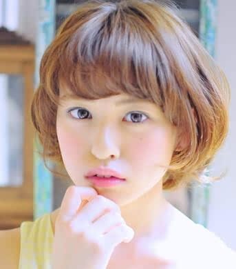 胖圆脸女生发型选择的方法,不仅俏皮可爱而且还能修颜