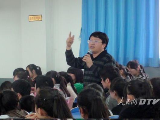 教育明星:陕西安康汉滨高中副校长韦祖安掠影