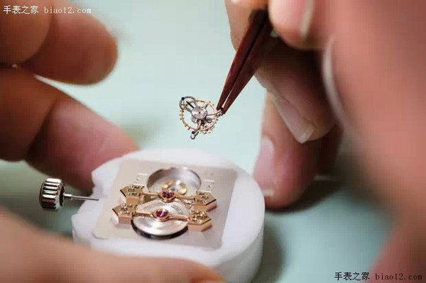 致敬经典 芝柏三金桥陀飞轮70周年庆特别款