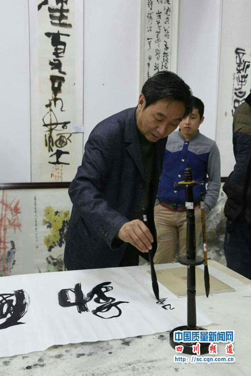 当代著名油画家何清泉先生首次举办个人作品画展