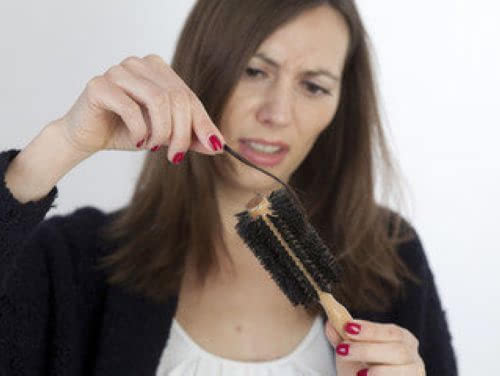 女人经常掉头发是什么原因?
