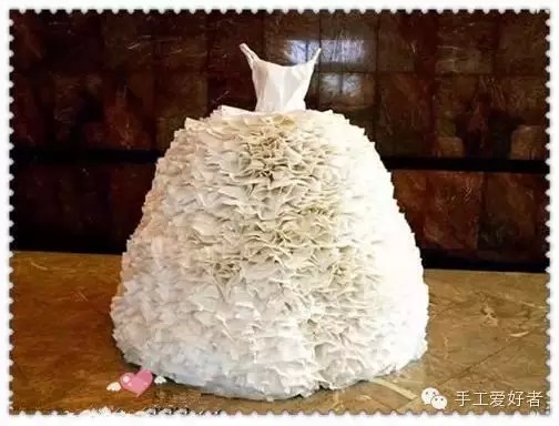 卫生纸做婚纱,你敢穿吗?