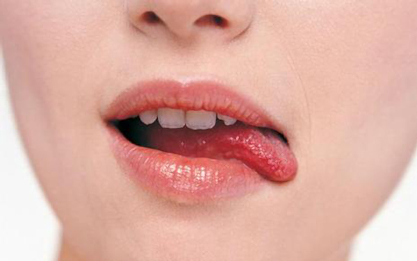 预防舌癌需重视口腔里的坏牙