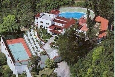 男子爬入李嘉诚豪宅盗窃 揭首富家里“逼格”防御系统