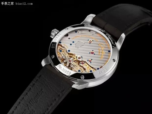 创新造就 格拉苏蒂2015里斯本最新款男士腕表
