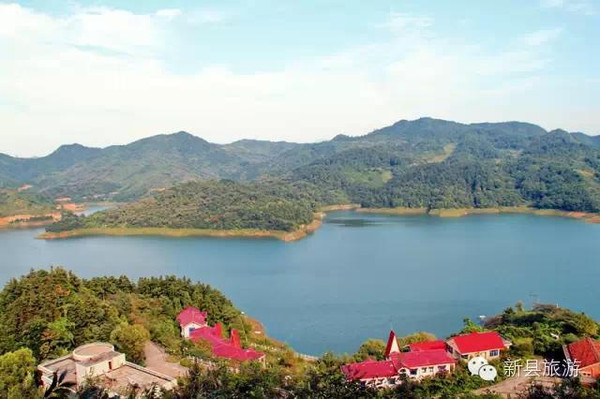 烟雨蒙蒙来新县香山湖看云海吧