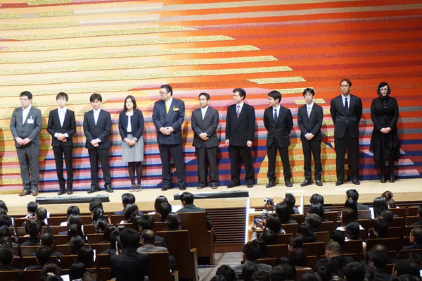 日本东京八王子高中举行2015届新生入学式