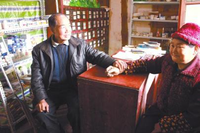 据守清洁站45年,张友兴和乡民已成为亲人。